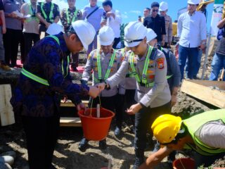 Wakapolda Sulsel Letakkan Batu Pertama Pembangunan Gudang Ketahanan Pangan Polri di Bantaeng*