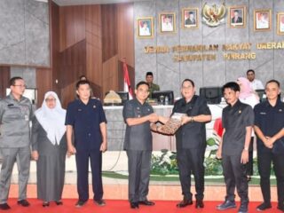 DPRD Pinrang Terima Resmi Ranperda PJP APBD TA 2024 dalam Rapat Paripurna, Disertai Pandangan Umum Fraksi