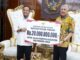 Pemprov Sulsel Serahkan Bantuan untuk Infrastruktur dan UMKM Pinrang