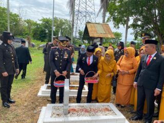 Bupati Sidrap dan  Forkopimda Kenang Jasa Pahlawan, Gelar Ziarah Nasional di TMP Mario