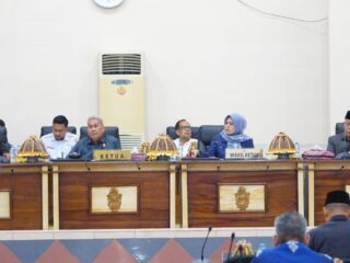 DPRD Wajo Serahkan Raperda Keterbukaan Informasi Publik di Daerah ke Pemerintah Daerah