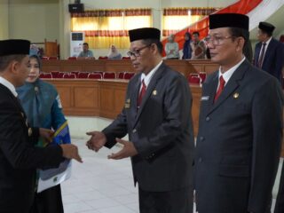 Wabup Pinrang Sudirman Bungi, S.IP., M.Si Mengambil Sumpah dan Melantik  Enam Pejabat Pimpinan Tinggi Pratama Lingkup Pemkab Pinrang,