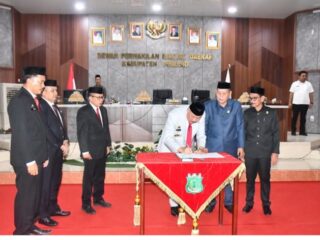 DPRD dan Pemda Sepakati Rancangan Perubahan Perda Kab Pinrang Menjadi Perda