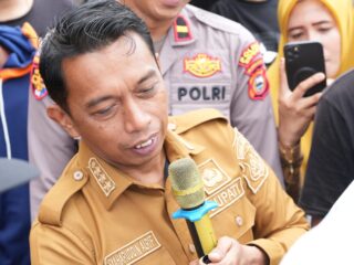 Panen Raya di Bila Riase, Bupati Sidrap Dorong Modernisasi Pertanian Demi Peningkatan Produksi dan Kesejahteraan Petani