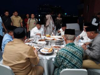 Bupati Wajo, Andi Rosman bukber  Gubernur Sulawesi Selatan.