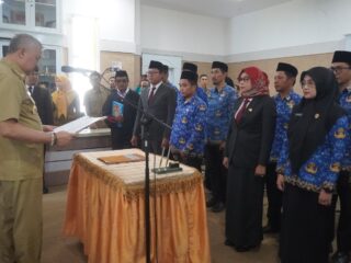 Pemkab Pinrang Tegaskan Komitmen Pelayanan Optimal, 12 Pejabat Resmi Dilantik