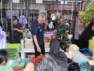 Bupati Pinrang Lakukan Pantauan dan Pengawasan Harga, Pangan Jelang Lebarang di Pasar Sentral Pinrang