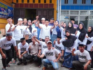 Sisi Humanis Bupati Sidrap, Berbagi Takjil Bersama Teman Sekolah