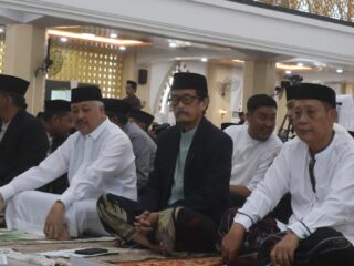 Ketua DPRD Pinrang Shalat Idul Adha Bersama Ribuan Jamaah di Masjid Agung Al Munawir