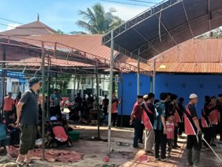 Ponpes Al-Iman Uluale Sidrap Sembelih 25 Ekor Sapi Qurban, Daging Dibagikan ke Santri dan Warga