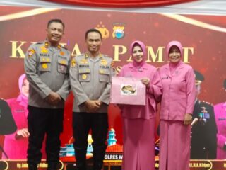 AKBP Muhammad Rosid Ridho Kapores Wajo  Berganti Tugas AKBP Douglas Mahenrajaya, S.H., S.I.K., M.I.K., M.Tr.Opsla Resmi Jabat Kapolres Wajo.
