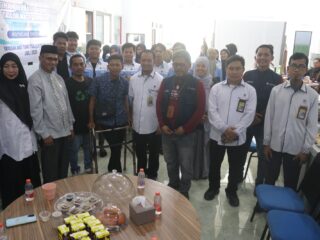 Pelatihan Olah Sampah Ditutup, Dr. Rais Rahmat Razak Sebut Lulusan Recycling Specialist Jadi Penguat Digitalisasi TPS3R Sidrap
