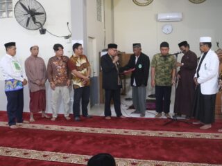 Rektor UMS Rappang Saksikan Penyerahan Hibah Tanah dan Masjid Nurul Amin kepada PDM Sidrap