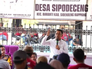 Warga Sipodeceng Rayakan Panen Bersama Bupati Syaharuddin Alrif