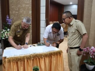 Pemkab Pinrang Bersama PT Pos Indonesia Resmi Membangun Kerja Sama Melalui Penandatanganan
