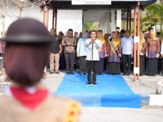 Syaharuddin Alrif Jadi Pembina Apel Pagi di SMPN 2 Pangsid, Motivasi Siswa Kejar Prestasi